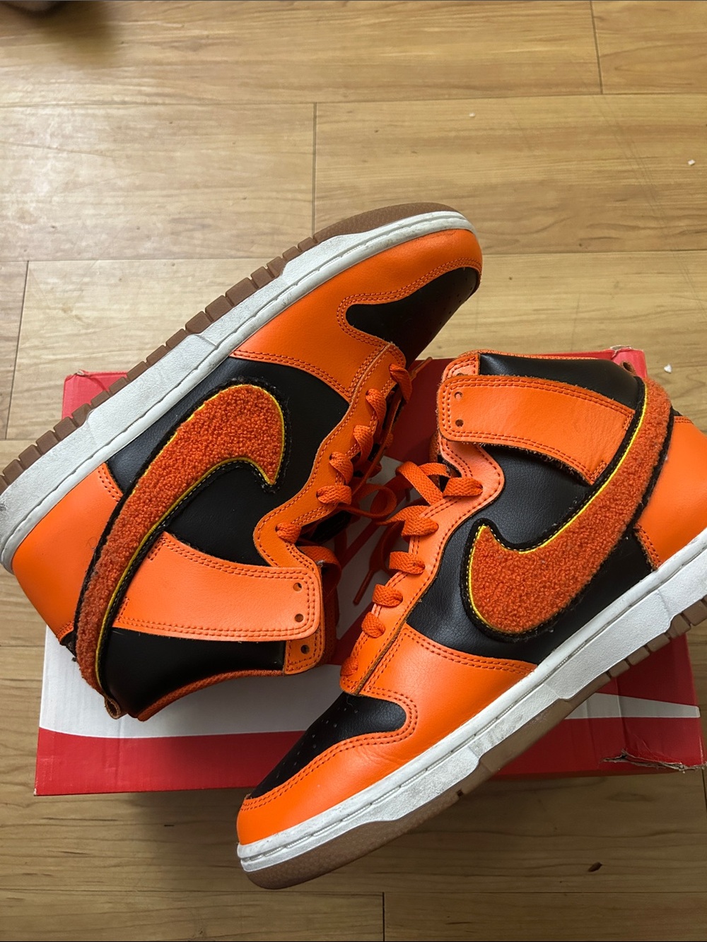 Nike Dunk Hi Retro Univ. Orange/Black High-Top Sneakers Textured Swoosh 11/9.5 - Picture 3 of 8